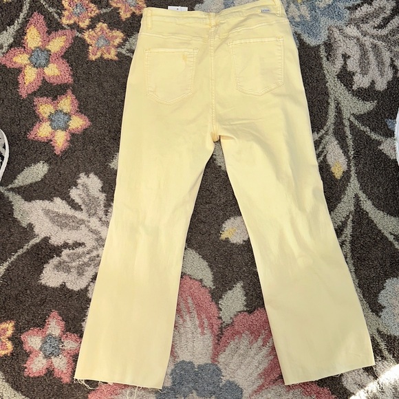 Risen Pale Yellow Button Down Ankle Straight Jeans BNWT - Picture 8 of 8